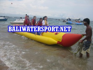 banana-boat-tanjung-benoa banana-boat-tanjung-benoa
